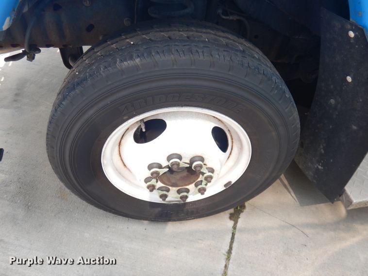 image for item DG0741 2011 Ford E450 Super Duty ElDorado  shuttle bus