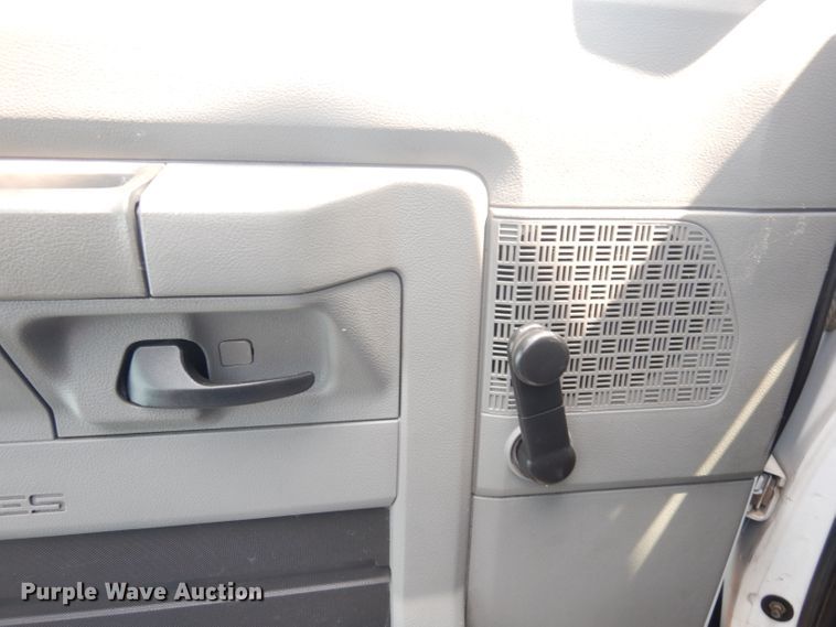 image for item DG0741 2011 Ford E450 Super Duty ElDorado  shuttle bus