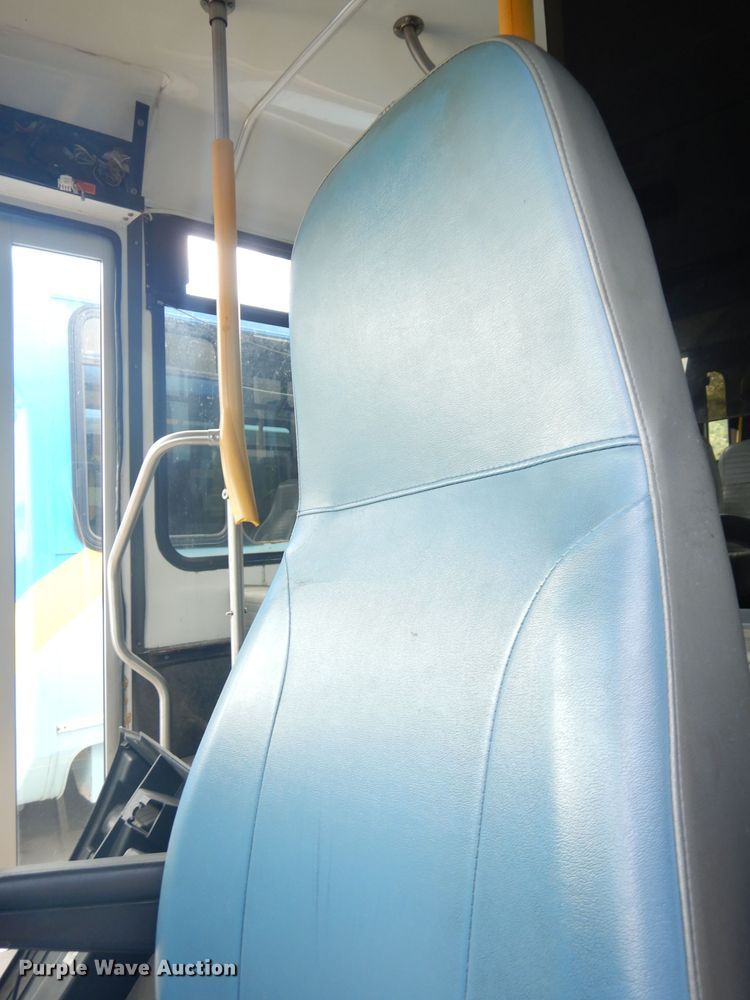 image for item DG0741 2011 Ford E450 Super Duty ElDorado  shuttle bus