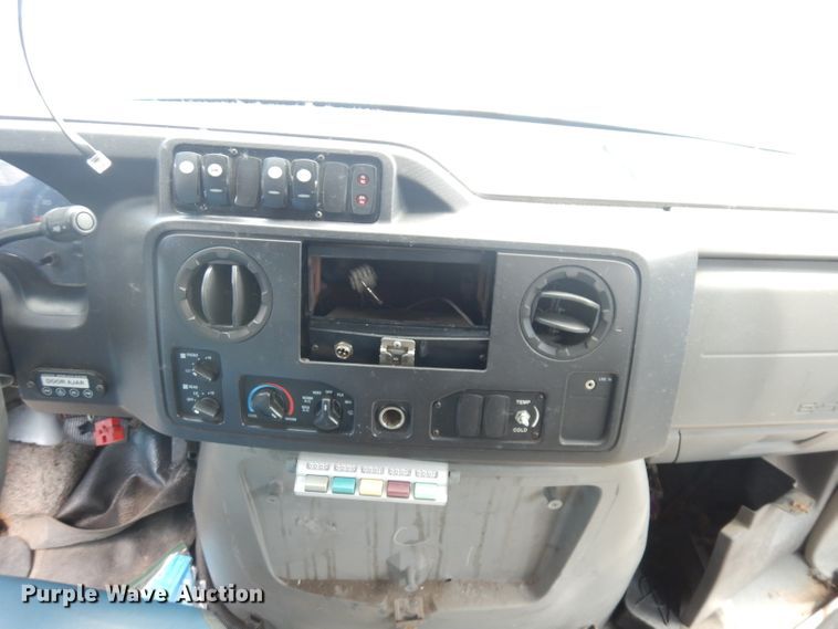 image for item DG0741 2011 Ford E450 Super Duty ElDorado  shuttle bus