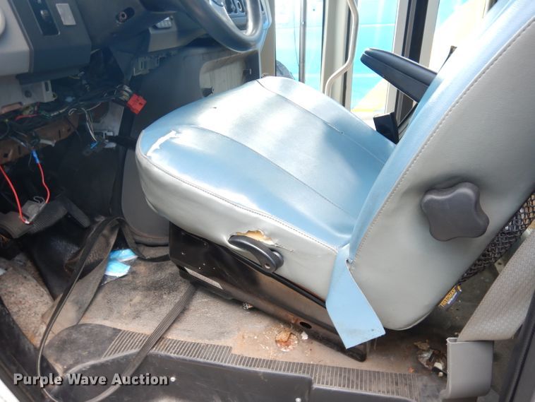 image for item DG0741 2011 Ford E450 Super Duty ElDorado  shuttle bus