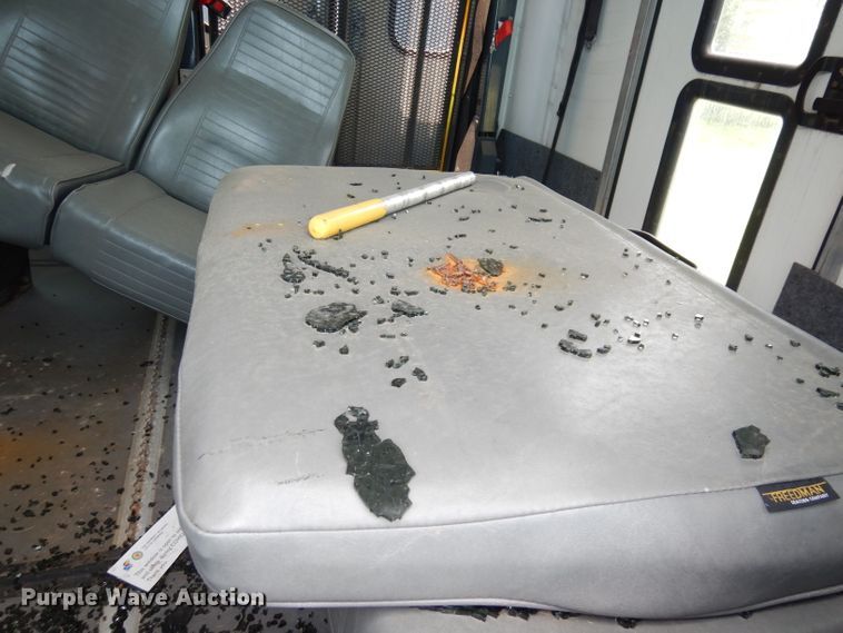 image for item DG0742 2011 Ford E450 Super Duty ElDorado  shuttle bus