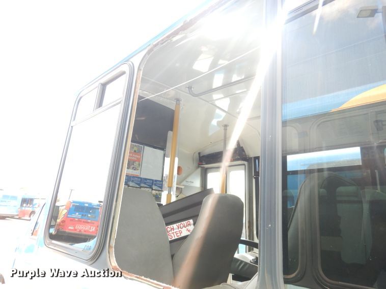 image for item DG0742 2011 Ford E450 Super Duty ElDorado  shuttle bus