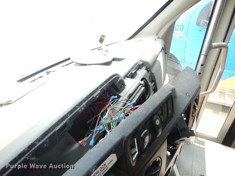 image for item DG0742 2011 Ford E450 Super Duty ElDorado  shuttle bus