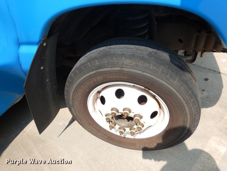 image for item DG0742 2011 Ford E450 Super Duty ElDorado  shuttle bus