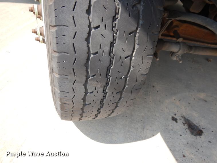 image for item DG0742 2011 Ford E450 Super Duty ElDorado  shuttle bus