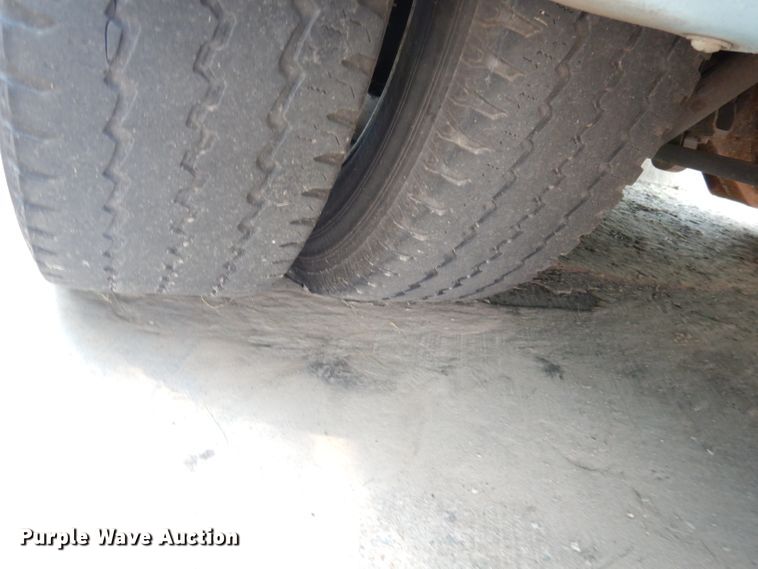 image for item DG0742 2011 Ford E450 Super Duty ElDorado  shuttle bus