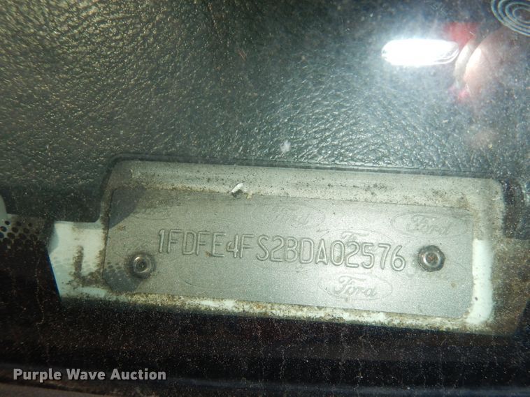 image for item DG0742 2011 Ford E450 Super Duty ElDorado  shuttle bus