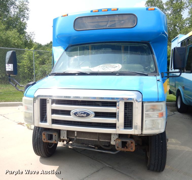 image for item DG0743 2011 Ford E450 Super Duty ElDorado  shuttle bus