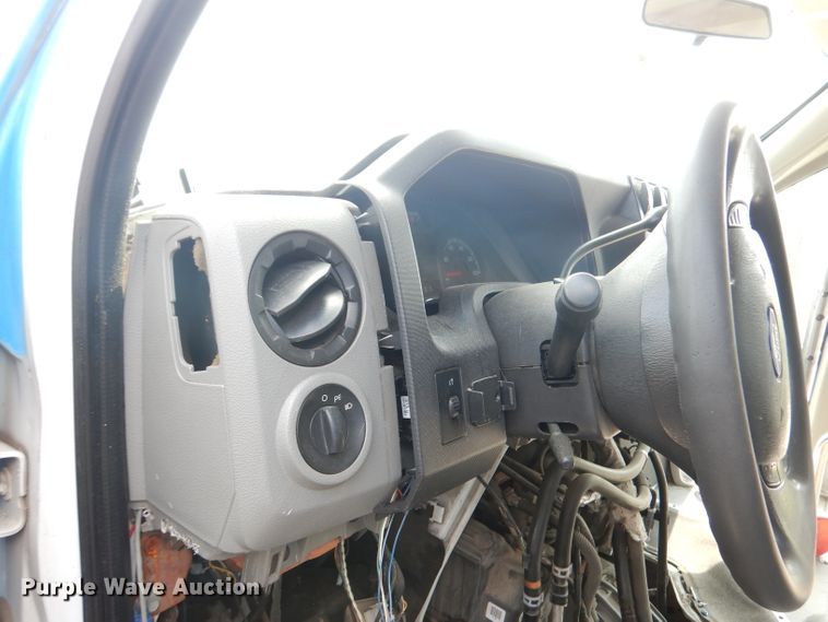 image for item DG0743 2011 Ford E450 Super Duty ElDorado  shuttle bus