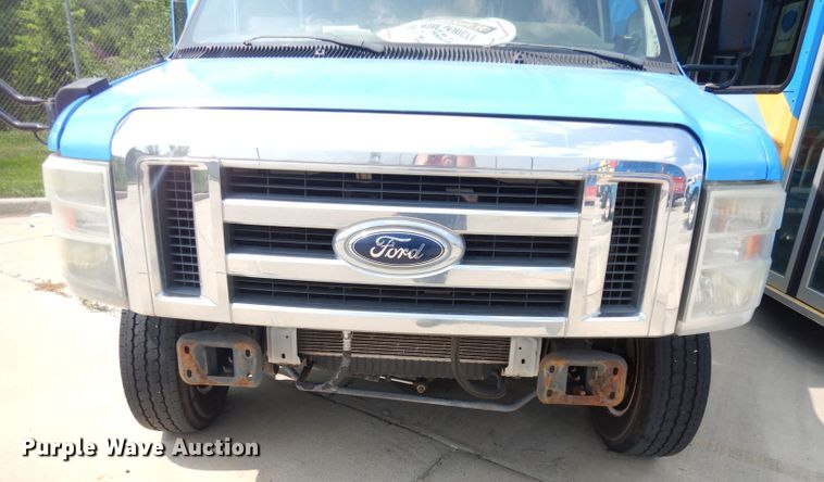 image for item DG0743 2011 Ford E450 Super Duty ElDorado  shuttle bus