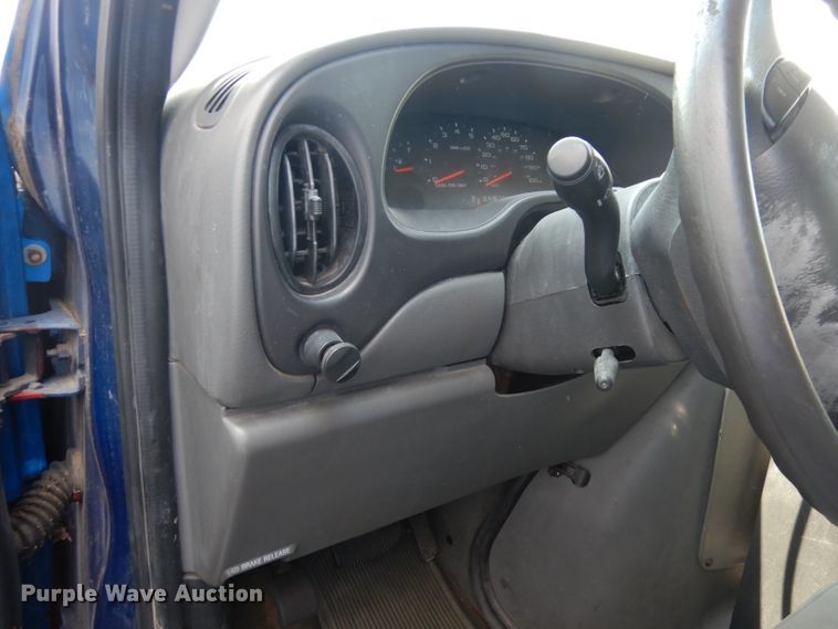 image for item DG0744 2006 Ford E450 Super Duty  ambulance