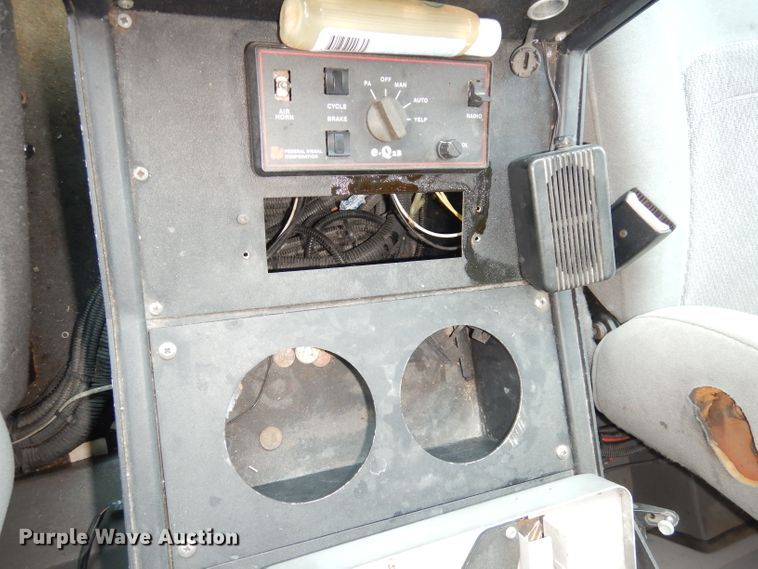 image for item DG0744 2006 Ford E450 Super Duty  ambulance