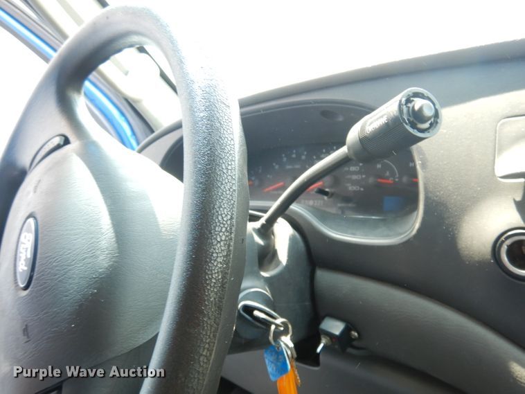 image for item DG0744 2006 Ford E450 Super Duty  ambulance