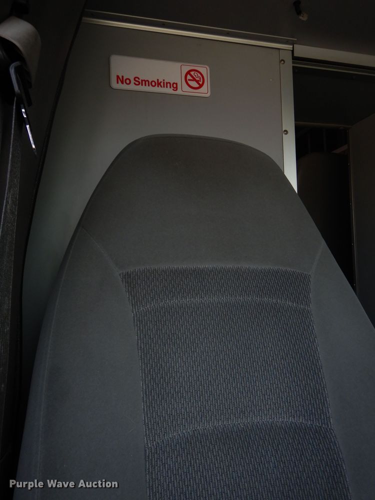 image for item DG0744 2006 Ford E450 Super Duty  ambulance