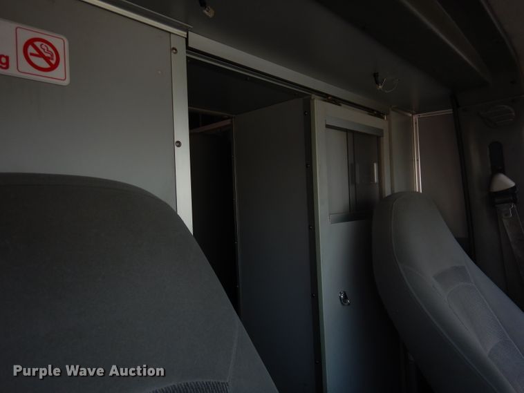 image for item DG0744 2006 Ford E450 Super Duty  ambulance