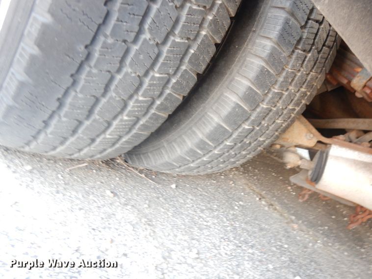 image for item DG0744 2006 Ford E450 Super Duty  ambulance