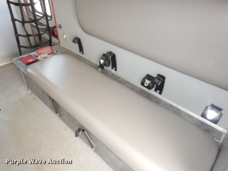 image for item DG0744 2006 Ford E450 Super Duty  ambulance