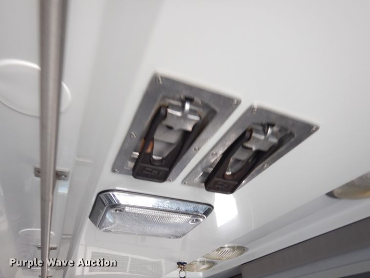 image for item DG0744 2006 Ford E450 Super Duty  ambulance