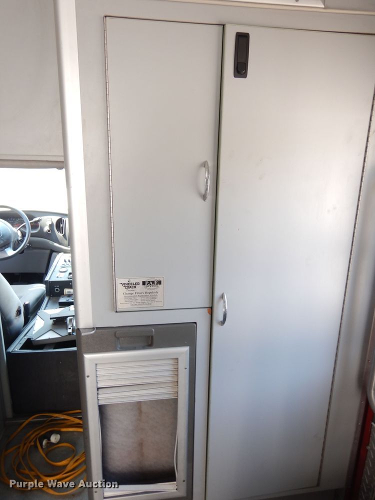 image for item DG0744 2006 Ford E450 Super Duty  ambulance