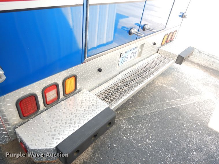 image for item DG0744 2006 Ford E450 Super Duty  ambulance