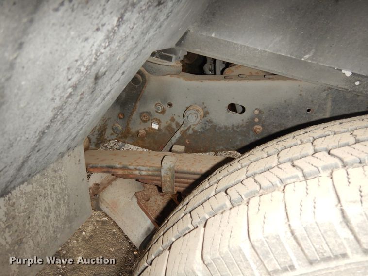 image for item DG0744 2006 Ford E450 Super Duty  ambulance