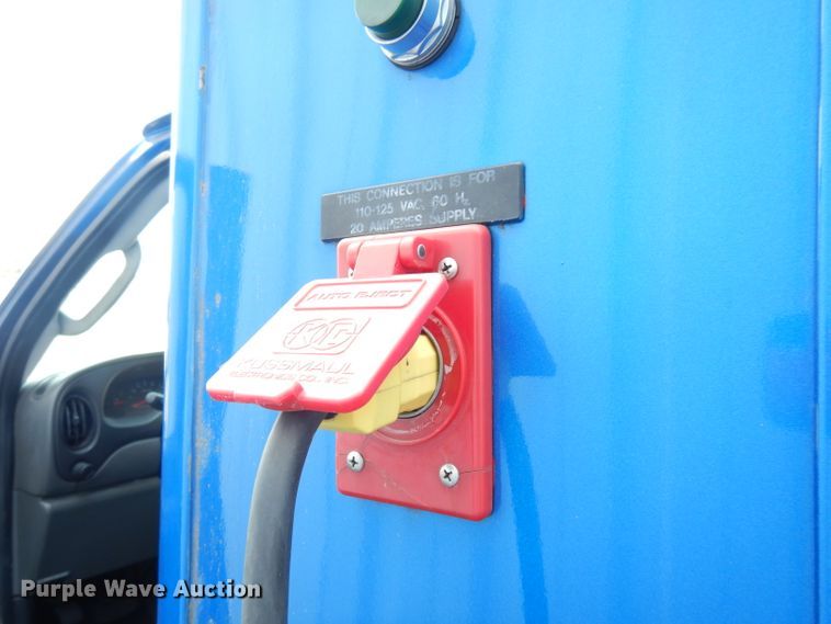 image for item DG0744 2006 Ford E450 Super Duty  ambulance