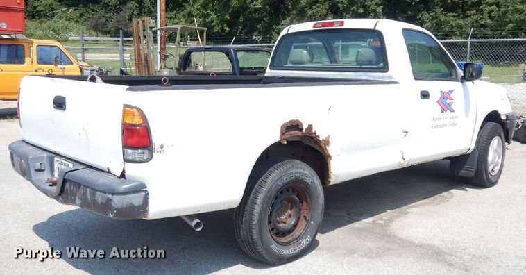 image for item DG0745 2000 Toyota Tundra  pickup truck