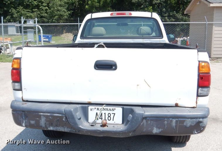 image for item DG0745 2000 Toyota Tundra  pickup truck