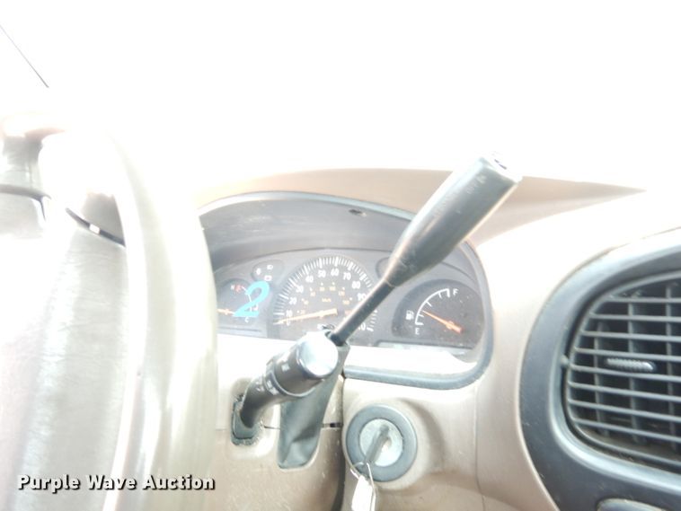 image for item DG0745 2000 Toyota Tundra  pickup truck