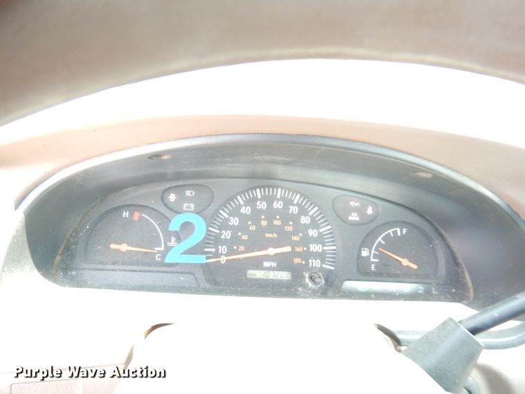 image for item DG0745 2000 Toyota Tundra  pickup truck