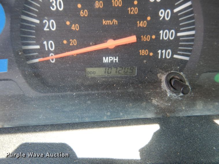 image for item DG0745 2000 Toyota Tundra  pickup truck