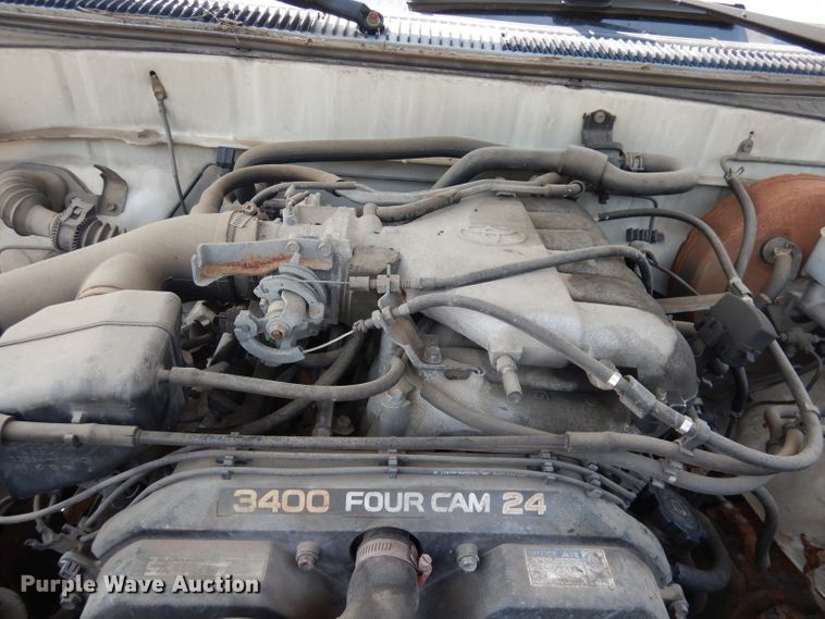 image for item DG0745 2000 Toyota Tundra  pickup truck