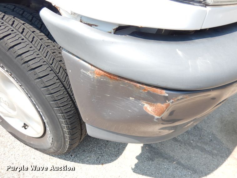 image for item DG0745 2000 Toyota Tundra  pickup truck