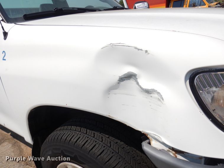 image for item DG0745 2000 Toyota Tundra  pickup truck