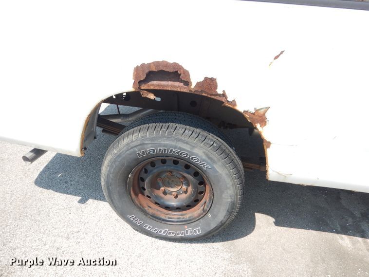 image for item DG0745 2000 Toyota Tundra  pickup truck