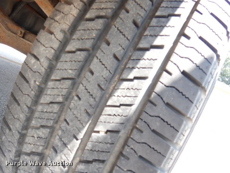 image for item DG0745 2000 Toyota Tundra  pickup truck