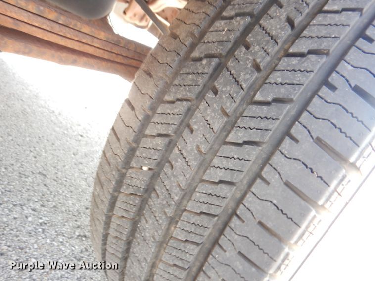 image for item DG0745 2000 Toyota Tundra  pickup truck