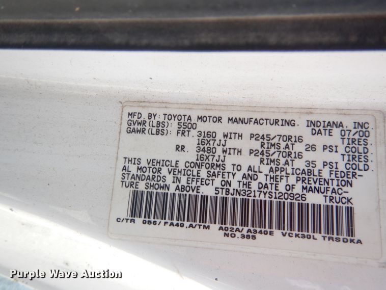 image for item DG0745 2000 Toyota Tundra  pickup truck