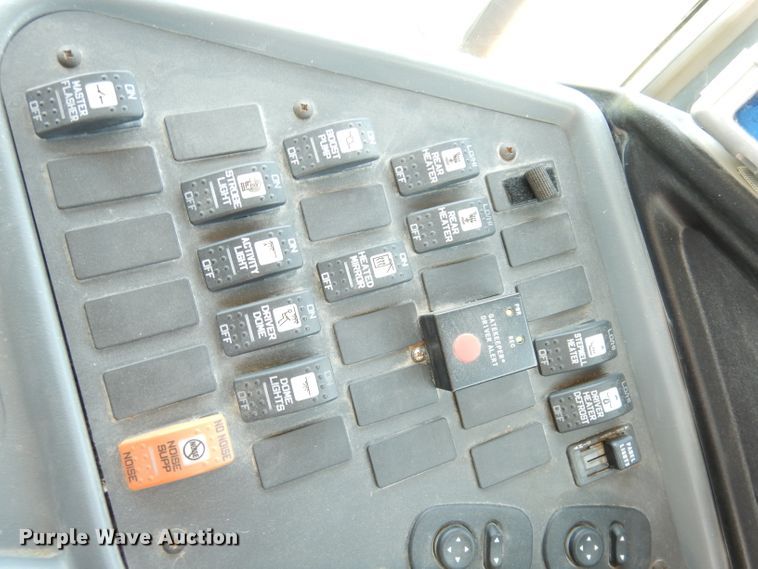 image for item DG0754 2013 International 3000  school bus