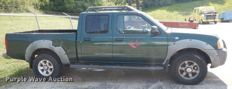 image for item DG0756 2002 Nissan Frontier  Crew Cab pickup truck