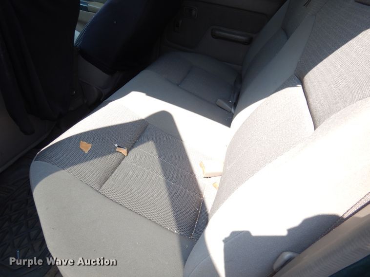 image for item DG0756 2002 Nissan Frontier  Crew Cab pickup truck