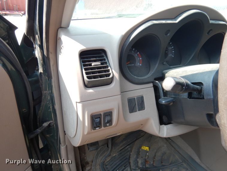 image for item DG0756 2002 Nissan Frontier  Crew Cab pickup truck