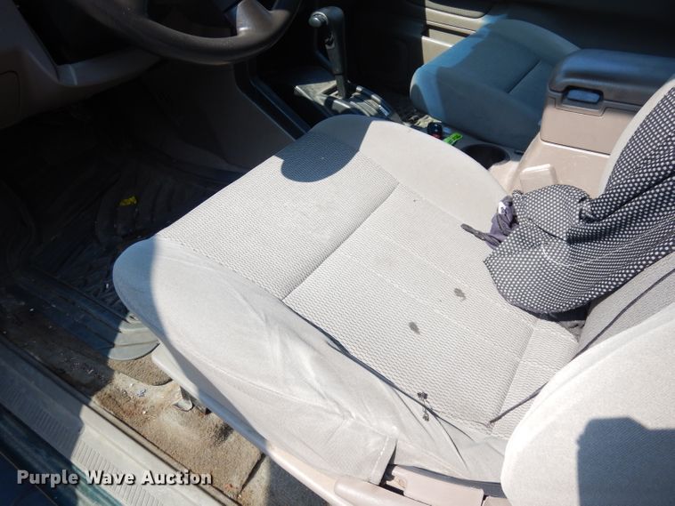 image for item DG0756 2002 Nissan Frontier  Crew Cab pickup truck