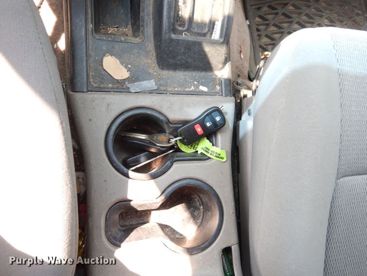 image for item DG0756 2002 Nissan Frontier  Crew Cab pickup truck