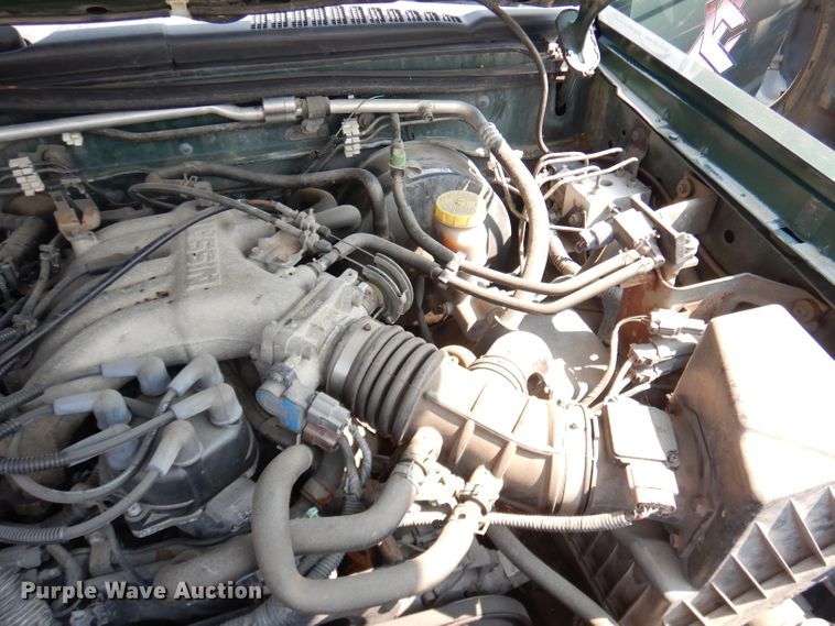 image for item DG0756 2002 Nissan Frontier  Crew Cab pickup truck