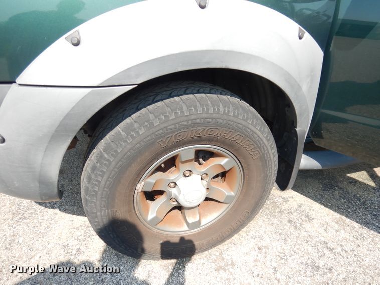 image for item DG0756 2002 Nissan Frontier  Crew Cab pickup truck