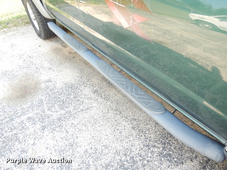 image for item DG0756 2002 Nissan Frontier  Crew Cab pickup truck