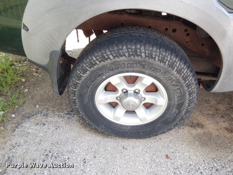 image for item DG0756 2002 Nissan Frontier  Crew Cab pickup truck