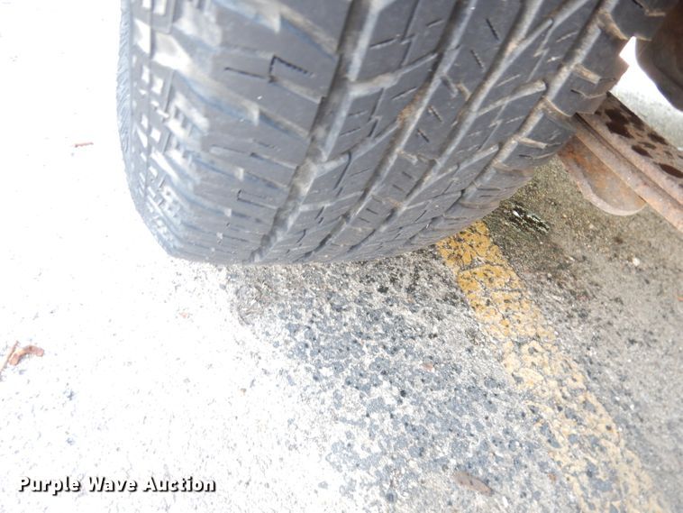 image for item DG0756 2002 Nissan Frontier  Crew Cab pickup truck